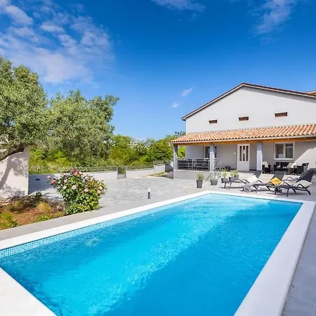 House Katarina With Private Swiming Pool Vila