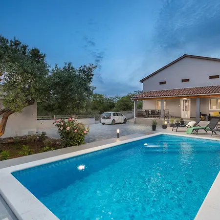 House Katarina Private Heated Swimming Pool Villa