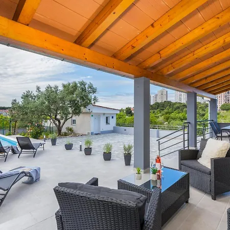 Villa House Katarina Private Heated Swimming Pool *