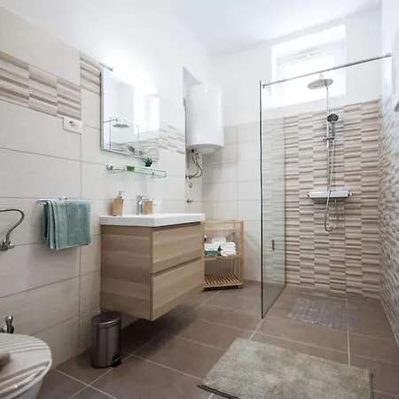 House Katarina Private Heated Swimming Pool
