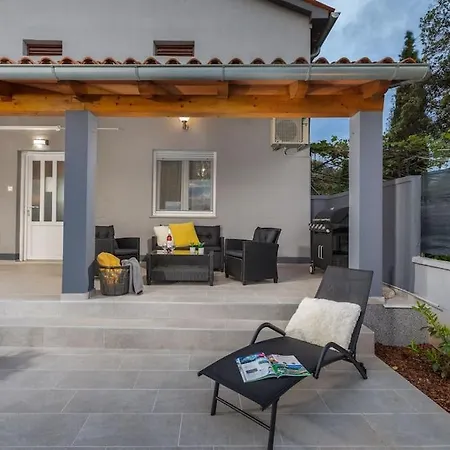 House Katarina Private Heated Swimming Pool Villa *