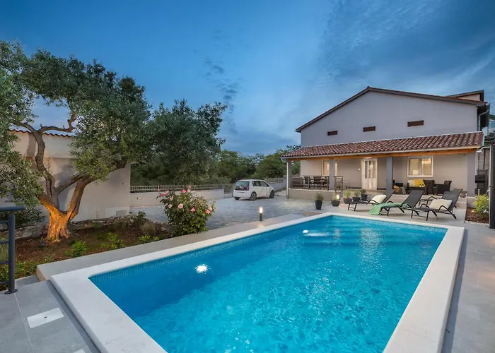 House Katarina Private Heated Swimming Pool Villa