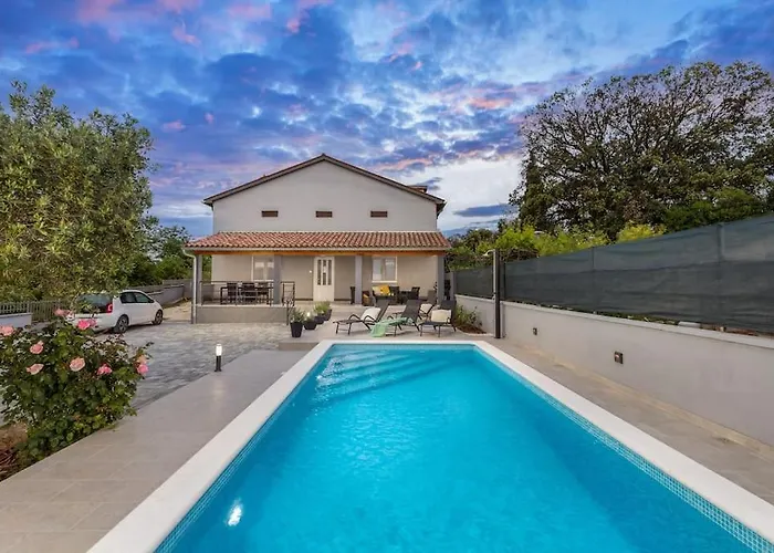 Villa House Katarina Private Heated Swimming Pool *