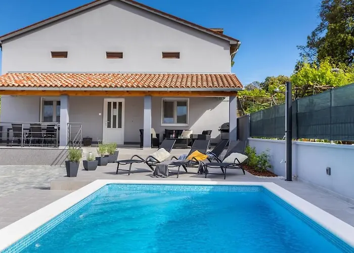 House Katarina Private Heated Swimming Pool Pula