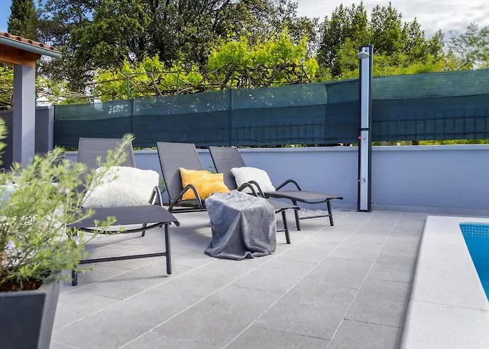 House Katarina Private Heated Swimming Pool Pula